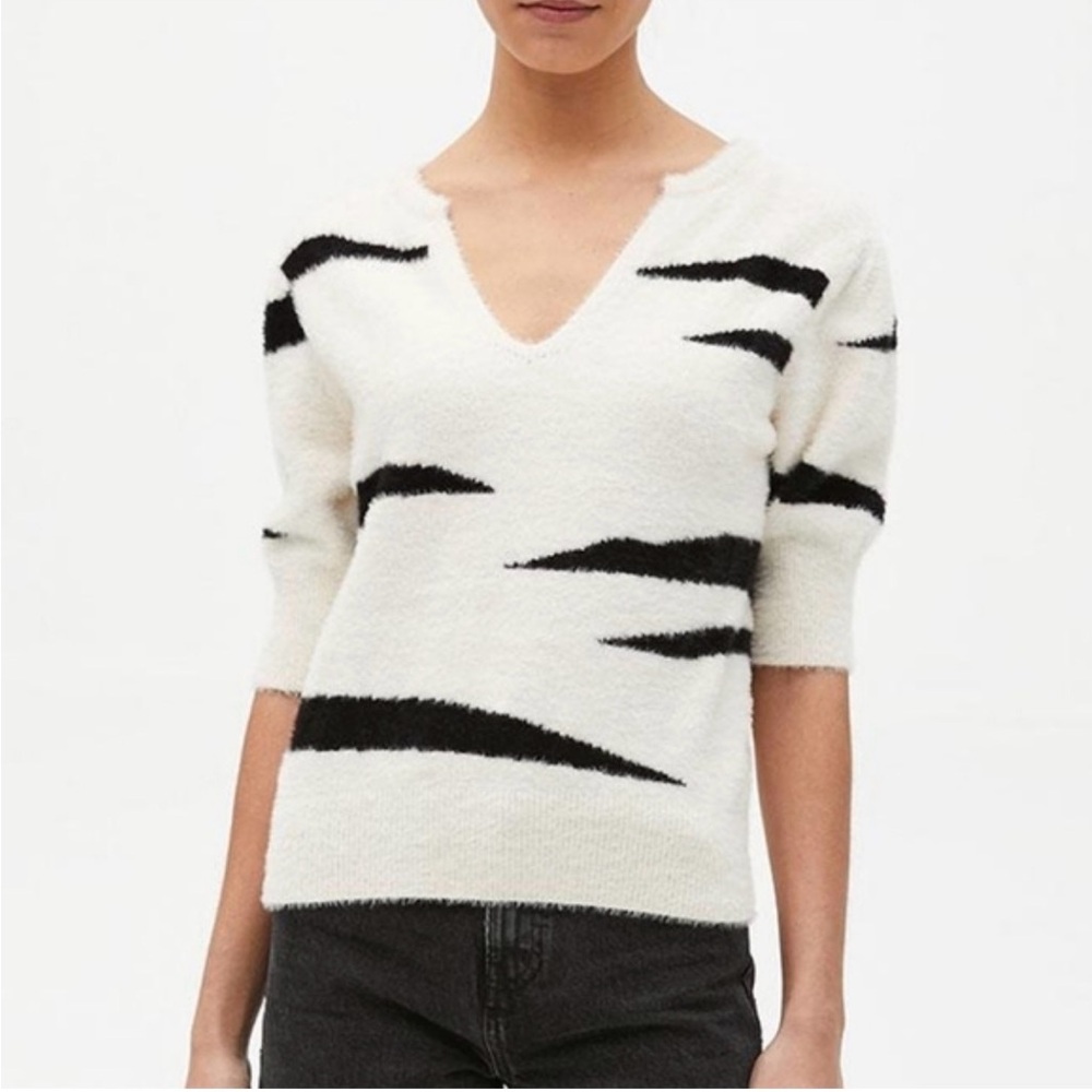 Michael Stars Cream and Black V-Neck Sweater